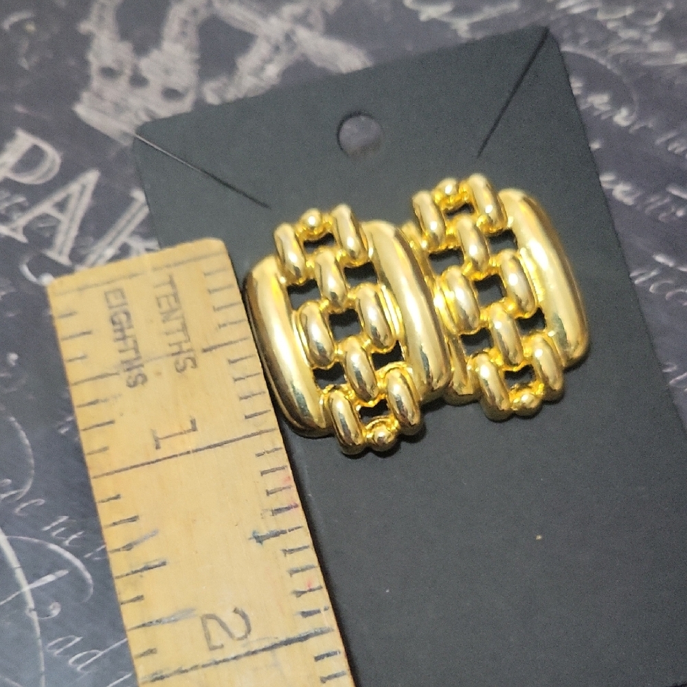 1980s Gold Chain Link Earrings